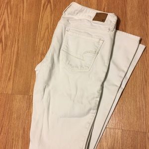 White American Eagle Jeans